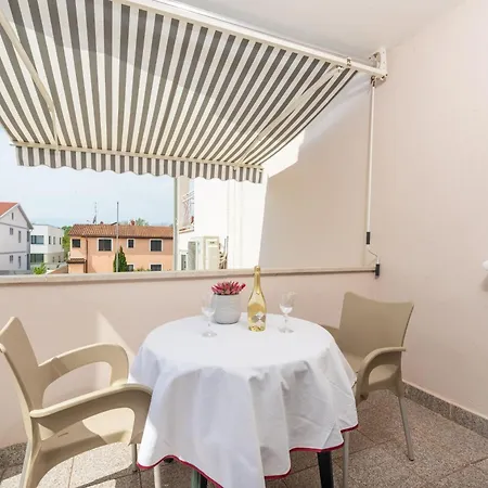 Viktor Apartment *